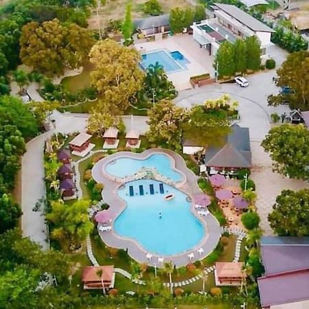 Floating Sanctuary Resort Powered By Cocotel Bulacan Exterior photo