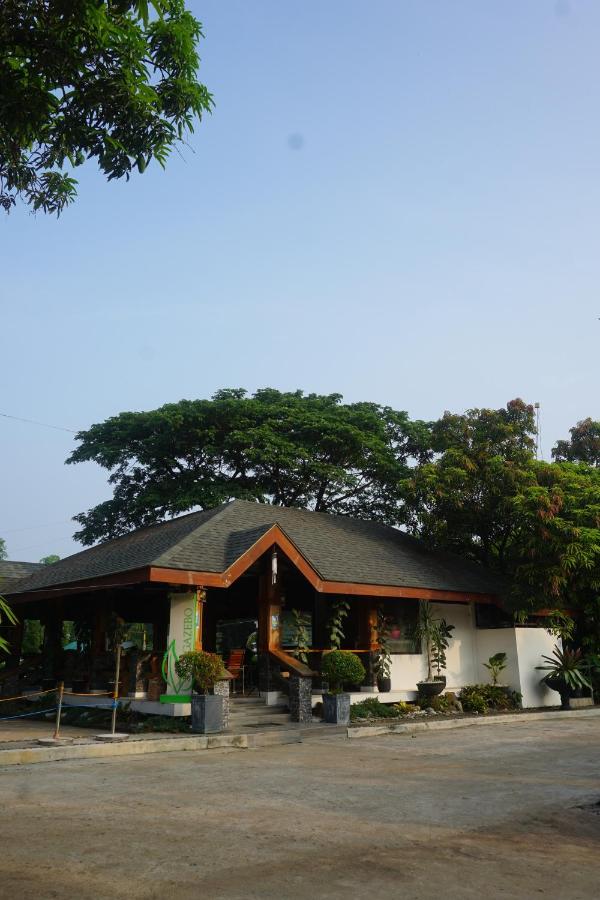 Floating Sanctuary Resort Powered By Cocotel Bulacan Exterior photo
